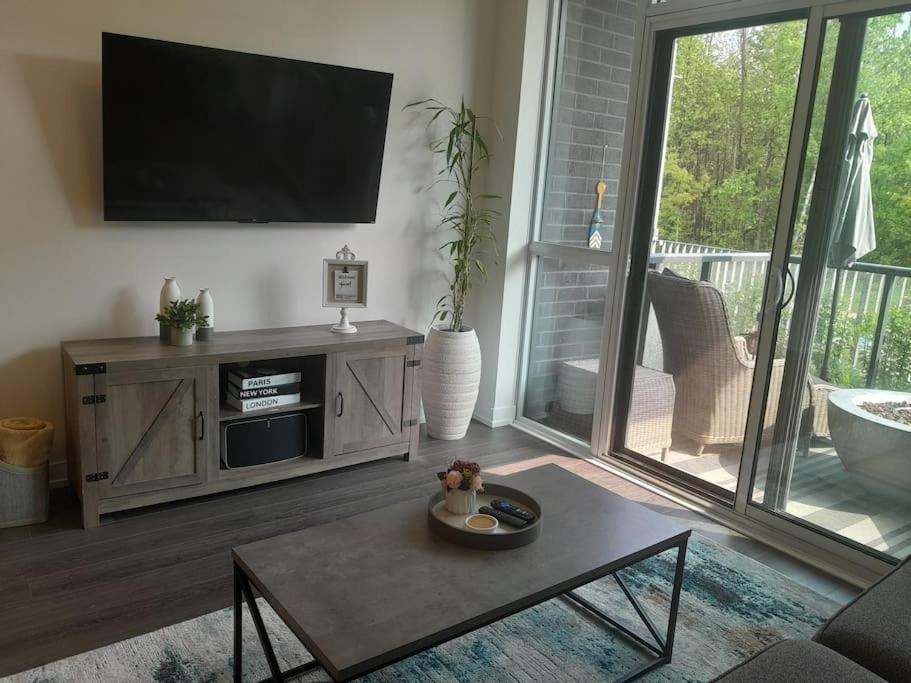Cozy South View Suite Overlooking The Nature Trail Innisfil Ngoại thất bức ảnh