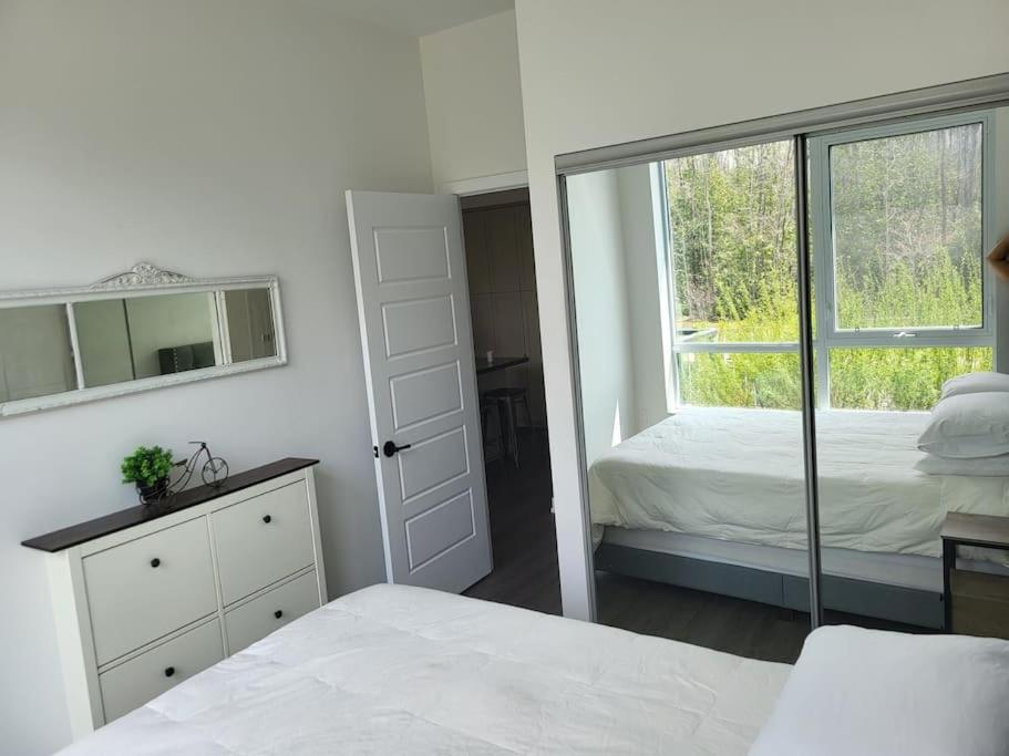 Cozy South View Suite Overlooking The Nature Trail Innisfil Ngoại thất bức ảnh